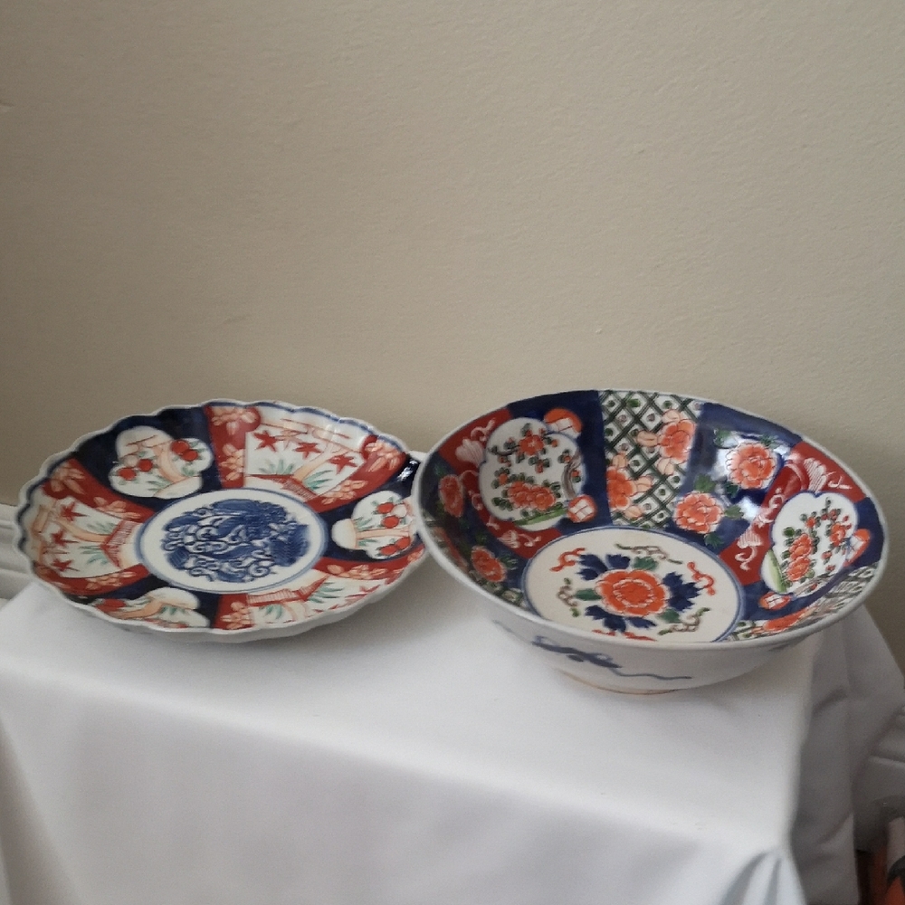 Set Of Two Imari Japan Porcelain Bowl & Shallow Bowl Scallop Edges Estate Sale